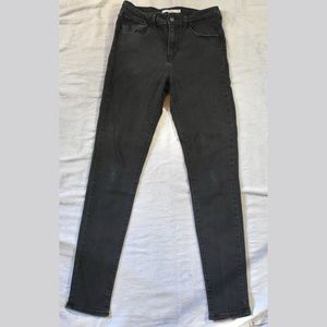💜 Levi’s Black High Rise Skinny Jeans